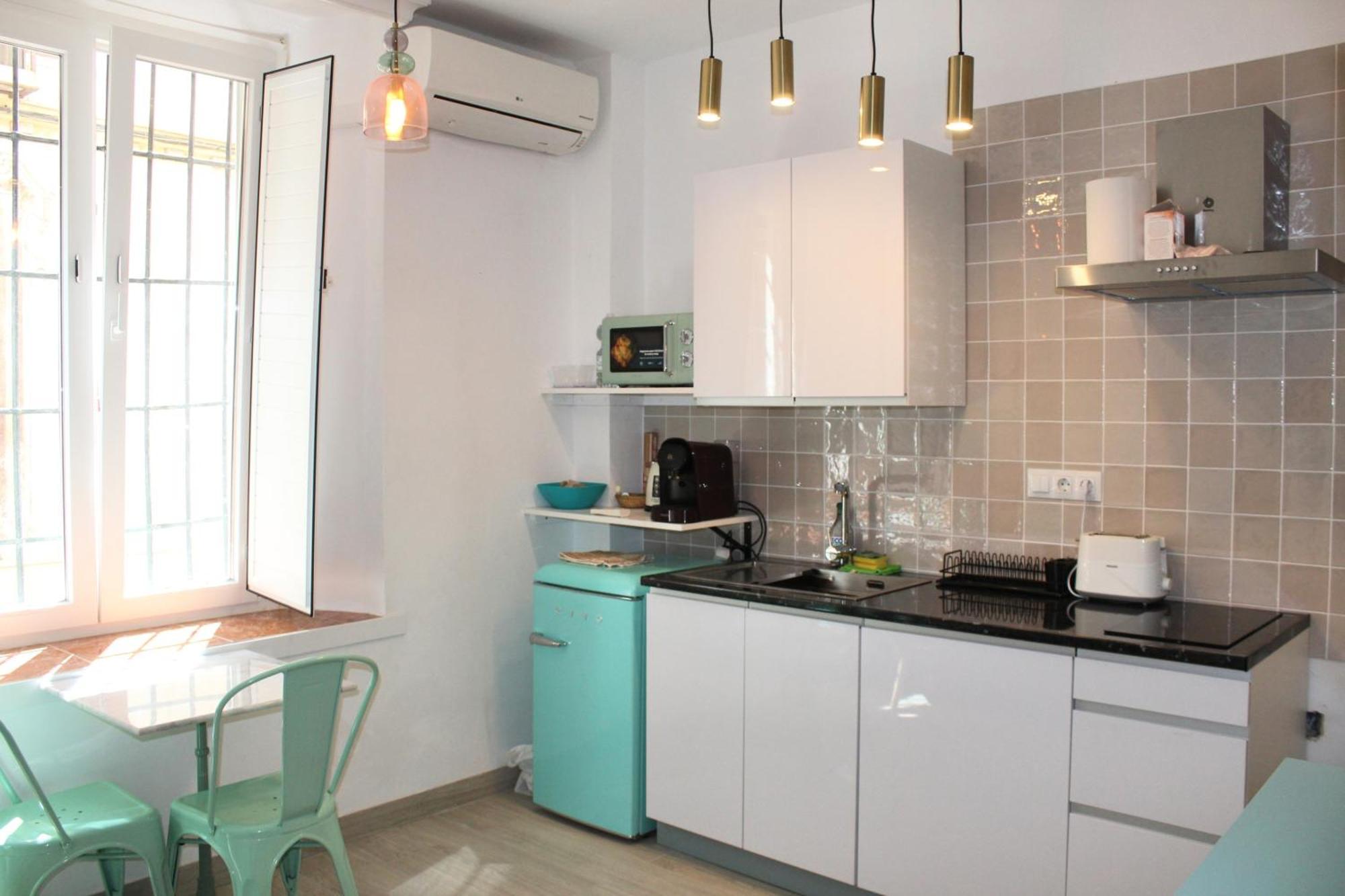 Iyourbasics Lovely Studio Hinestrosa 23 Free Wifi&Ac Malaga Bagian luar foto